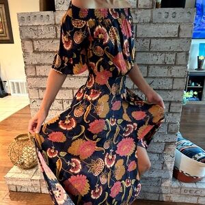 Fun floral maxi dress!